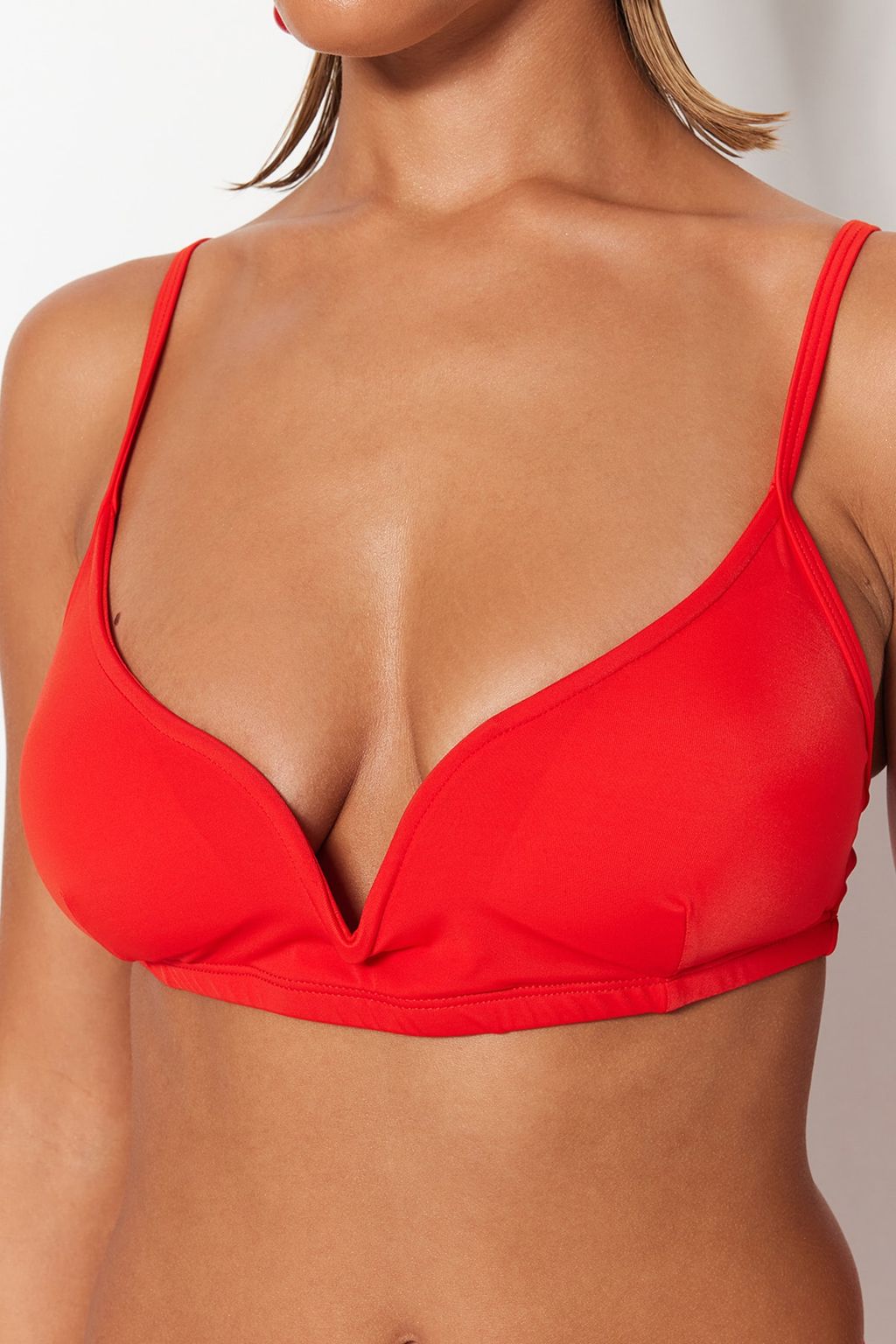 K?rm?z? Ucgen V Telli Bikini Ustu TBESS23BU00243