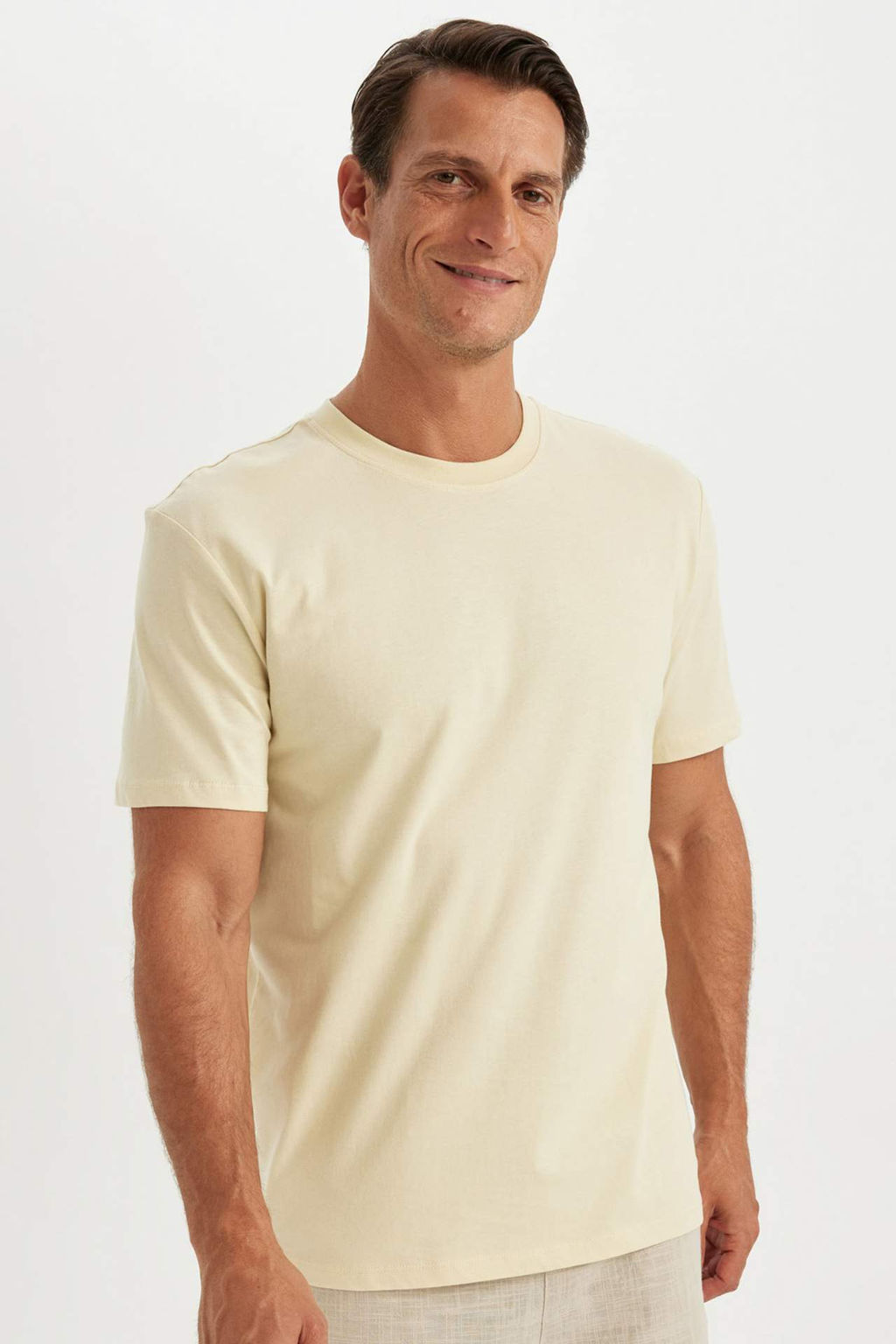 New Regular Fit Bisiklet Yaka Basic Duz K?sa Kollu Tisort - Defacto фото 15