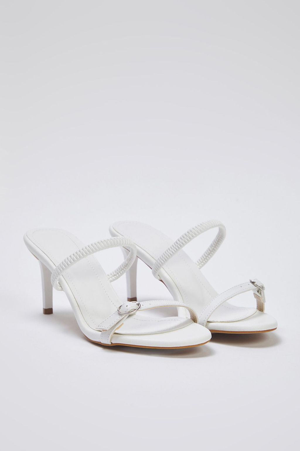 Trendyol Shoes Siyah Toka Detayl? Cift Kullan?ml? Ince Topuklu Badem Burun Kad?n Topuklu Sandalet TAKSS25TO00010 - Trendyolmilla фото 12