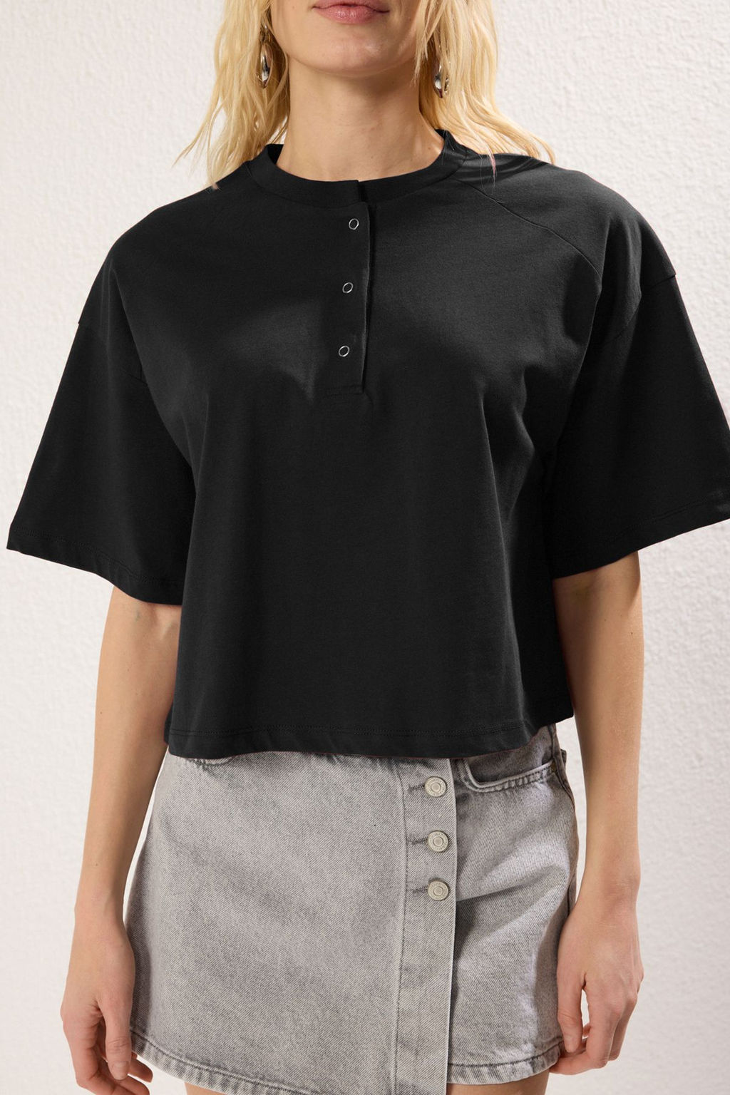 TRENDYOLMILLA Bordo Relaxed/Rahat Kal?p Crop Truvakar Kol C?tc?tl? Orme T-Shirt TWOSS25TS00021  фото 10