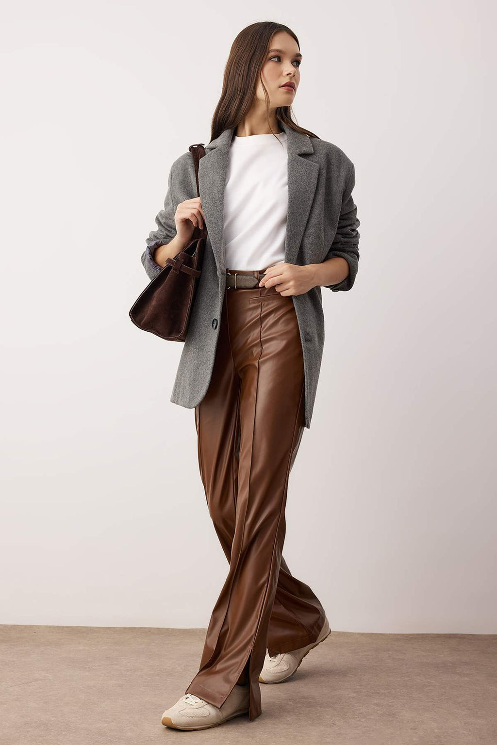 Kahverengi Suni Deri Flare Bootcut Pantolon TWOAW26PL00082 - Trendyolmilla фото 2