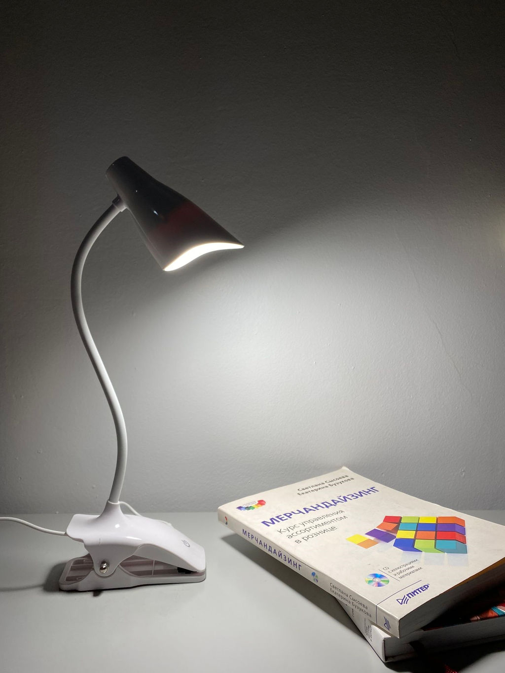 TLD-560 White/LED/280Lm/5000K/Dimmer Светильник настольный прищепка, 3W. Сенсорный выключатель. Белый. ТМ Uniel