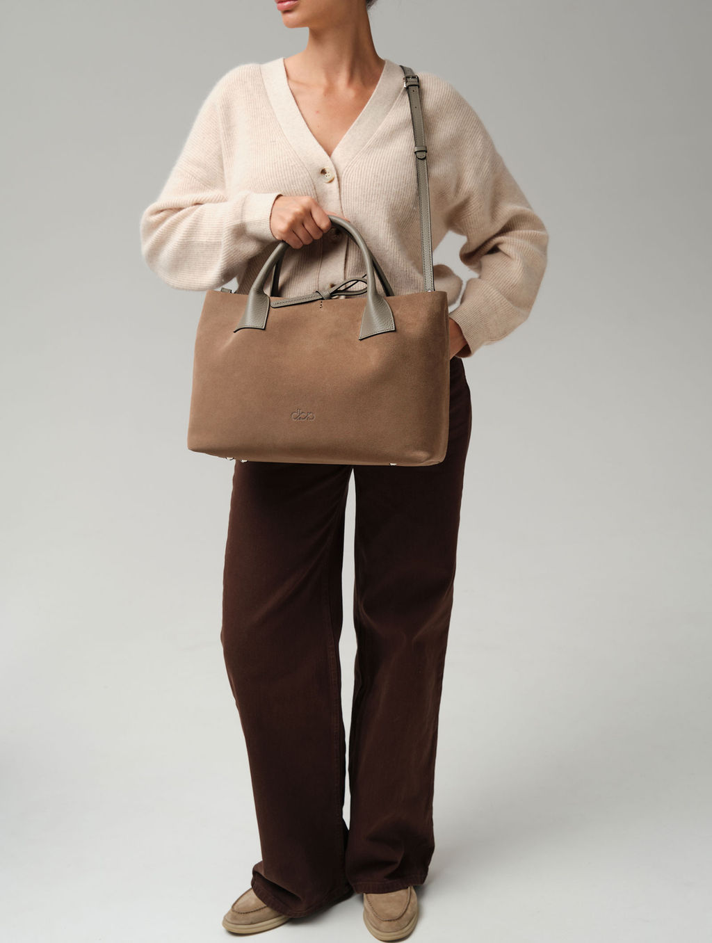 Замшевая сумка Iris DBR 31372 серо-коричневый фото 8