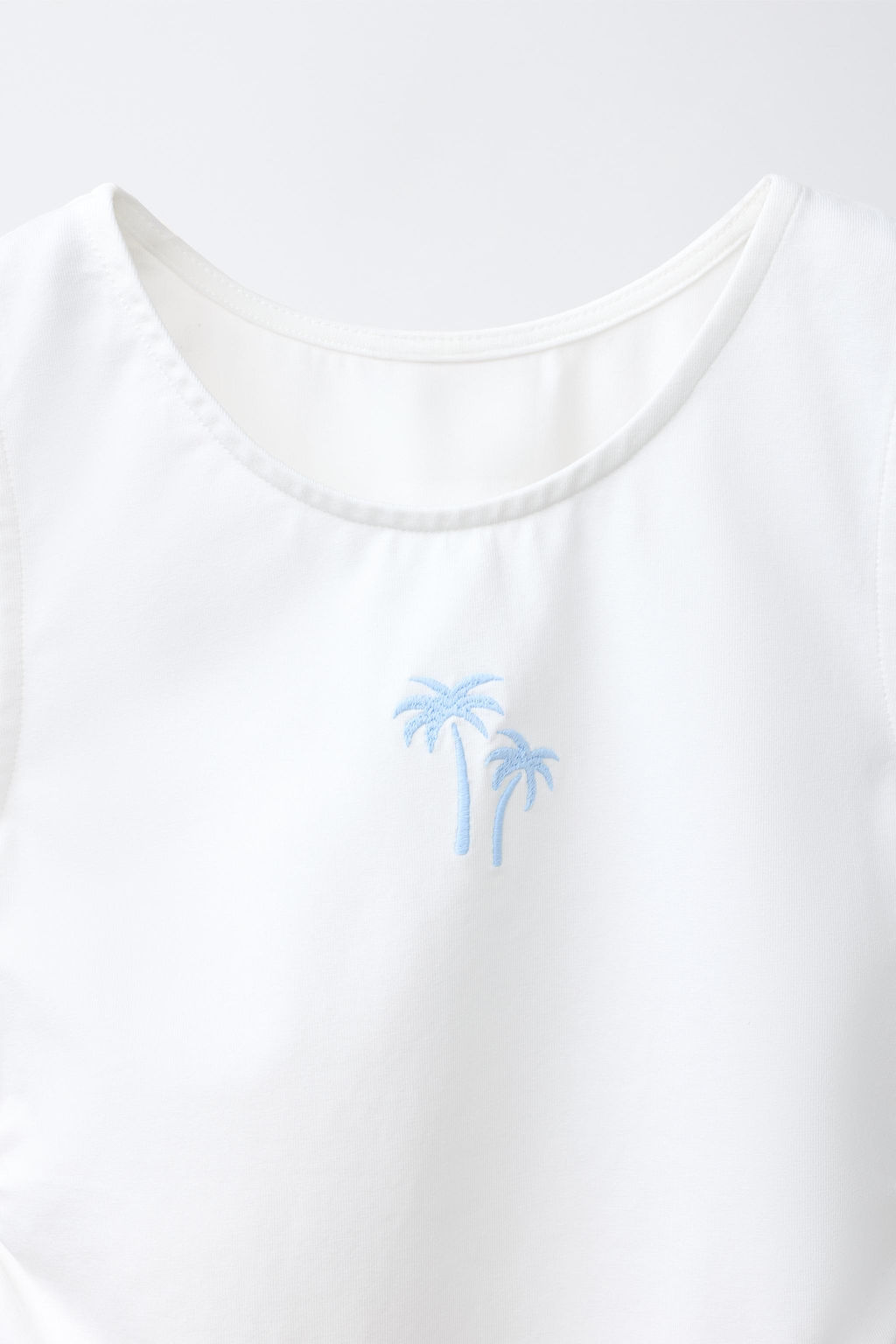 CAMISETA CUT OUT BORDADO / Crudo