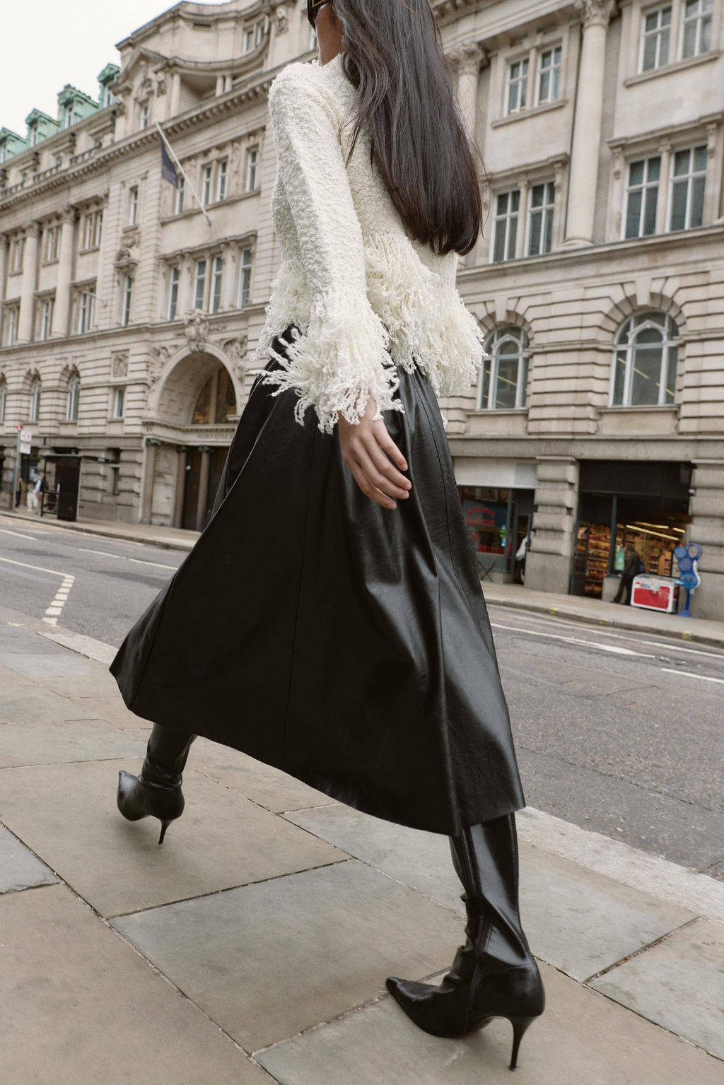 FAUX LEATHER CAPE MIDI SKIRT WITH BELT - Zara фото 2