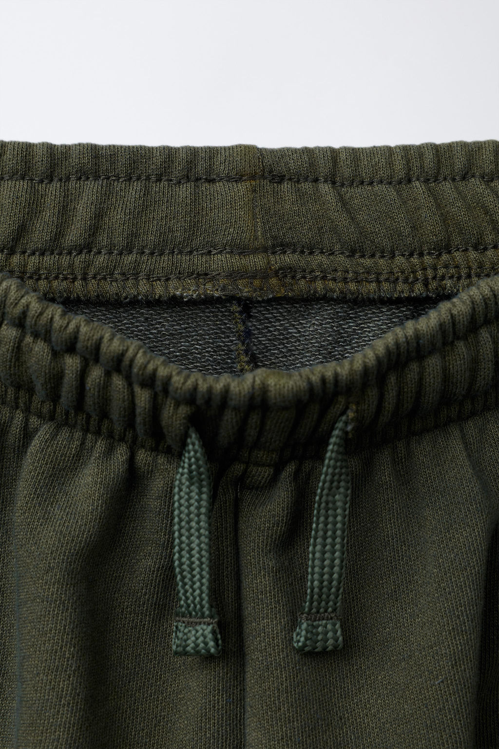 PANTAL?N FELPA JOGGER GARMENT DYE / Verde - Zara фото 4