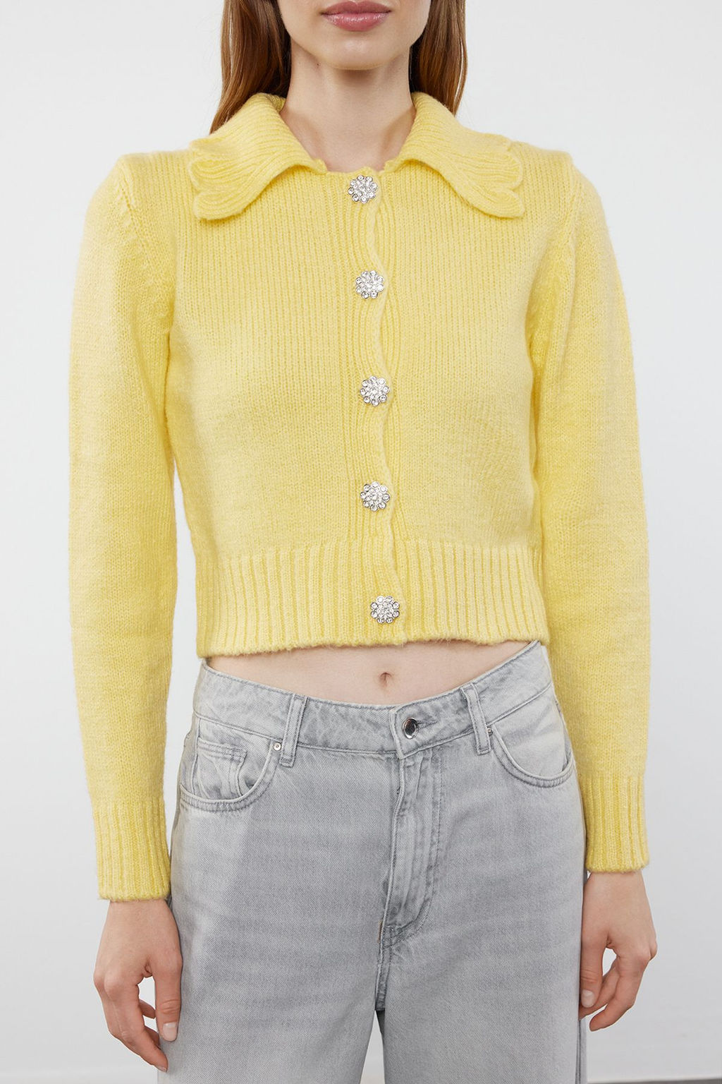 TRENDYOLMILLA Siyah Crop Yumusak Dokulu Mucevher Dugmeli Triko H?rka TWOAW25HI00098 фото 3