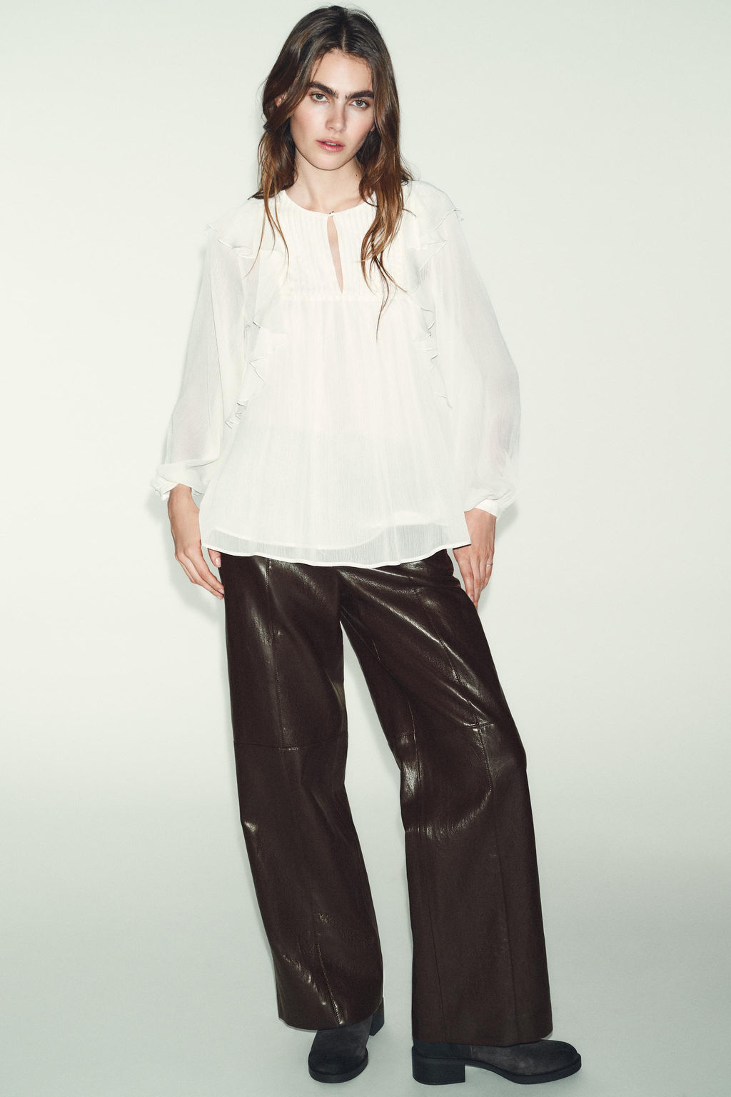 PIN TUCK AND RUFFLE BLOUSE - Zara фото 9
