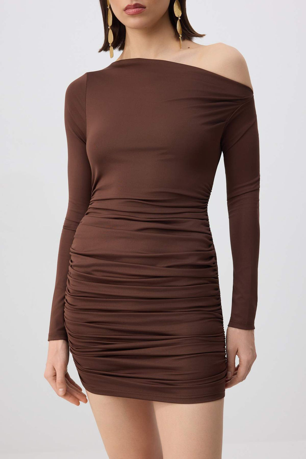 Kahverengi Vucuda Oturan Asimetrik Yaka Orme K?sa Elbisesi TEDAW25EL00006