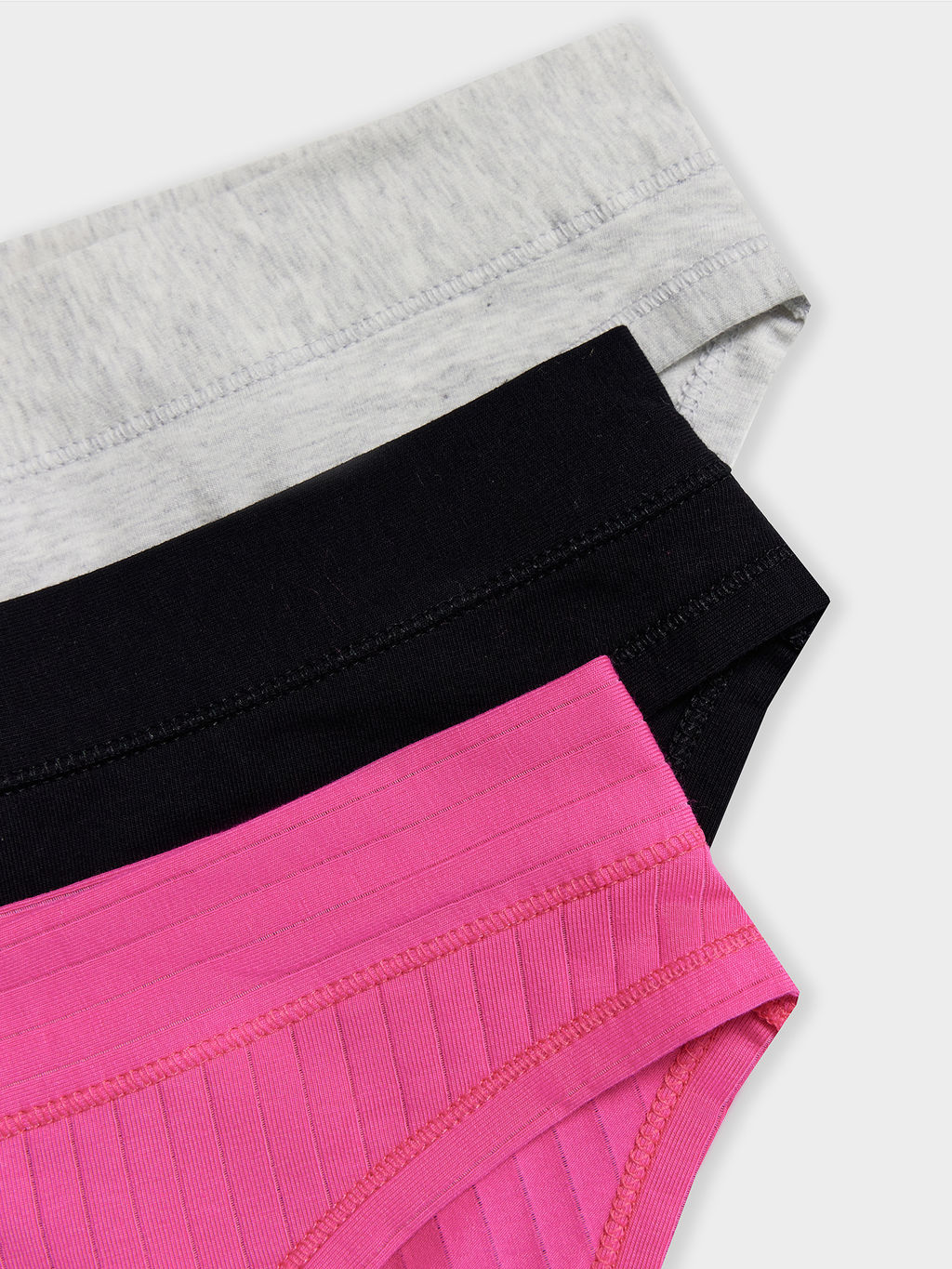 Цена за 2 штуки! Трусы женские слипы набор (3 шт.) в розово-сером и черном цвете - Mark formelle фото 10