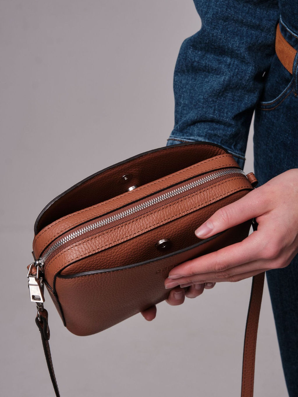 Сумка на плечо кросс-боди Deboro 30848 коричневый камень