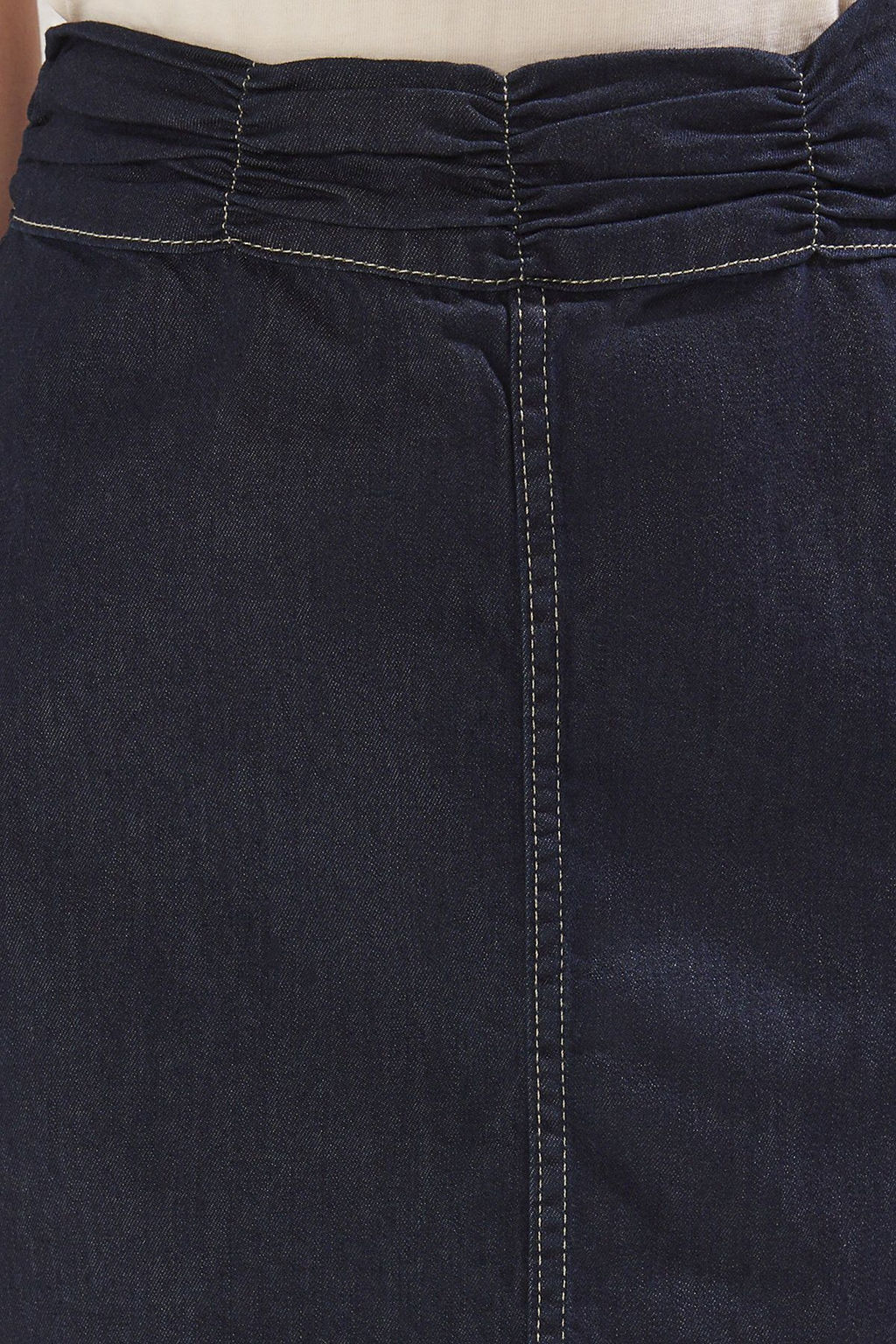 TRENDYOLMILLA Koyu Mavi Beli Buzgulu Yuksek Bel Mini Denim Etek TWOSS25ET00100  фото 3