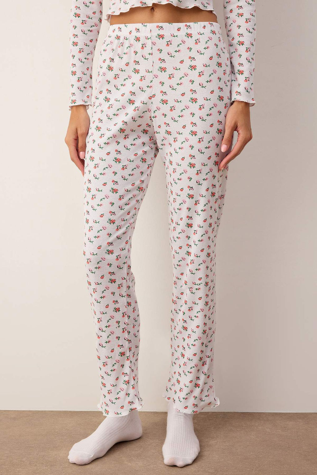 Beyaz-Cok Renkli Pamuk Polyester Cicekli Dantel Detayl? Kaskorse Orme Pijama Tak?m? THMAW26PT00217 - Trendyolmilla фото 3