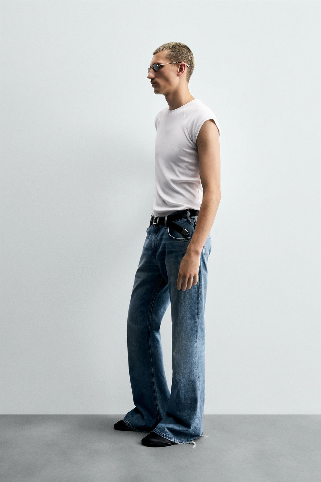 FLARE FIT JEANS