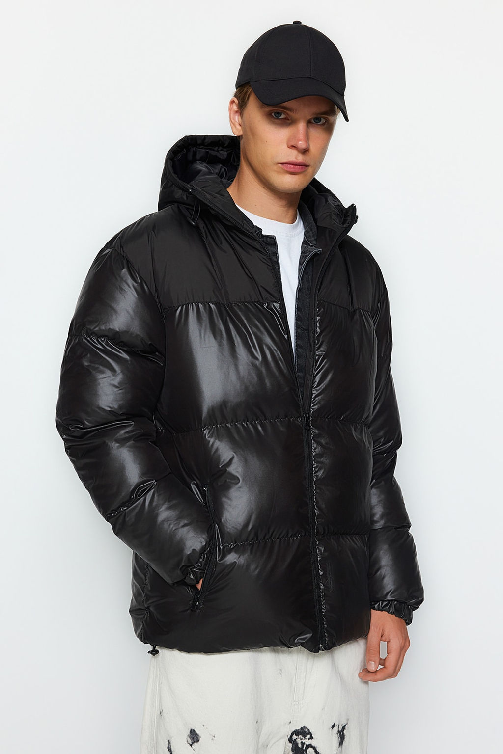 TRENDYOL MAN Siyah Regular Fit Kapusonlu Bloklu Su ve Ruzgara Dayan?kl? Sisme K?sl?k Mont TMNAW24MO00025 - Trendyolmilla фото 3