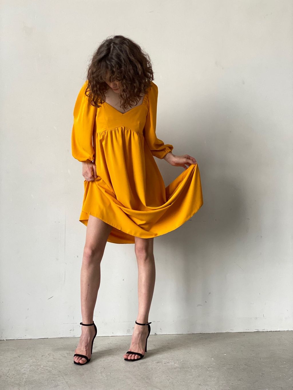 Платье-миди с пышными рукавами в цвете манго - Martichelli фото 5