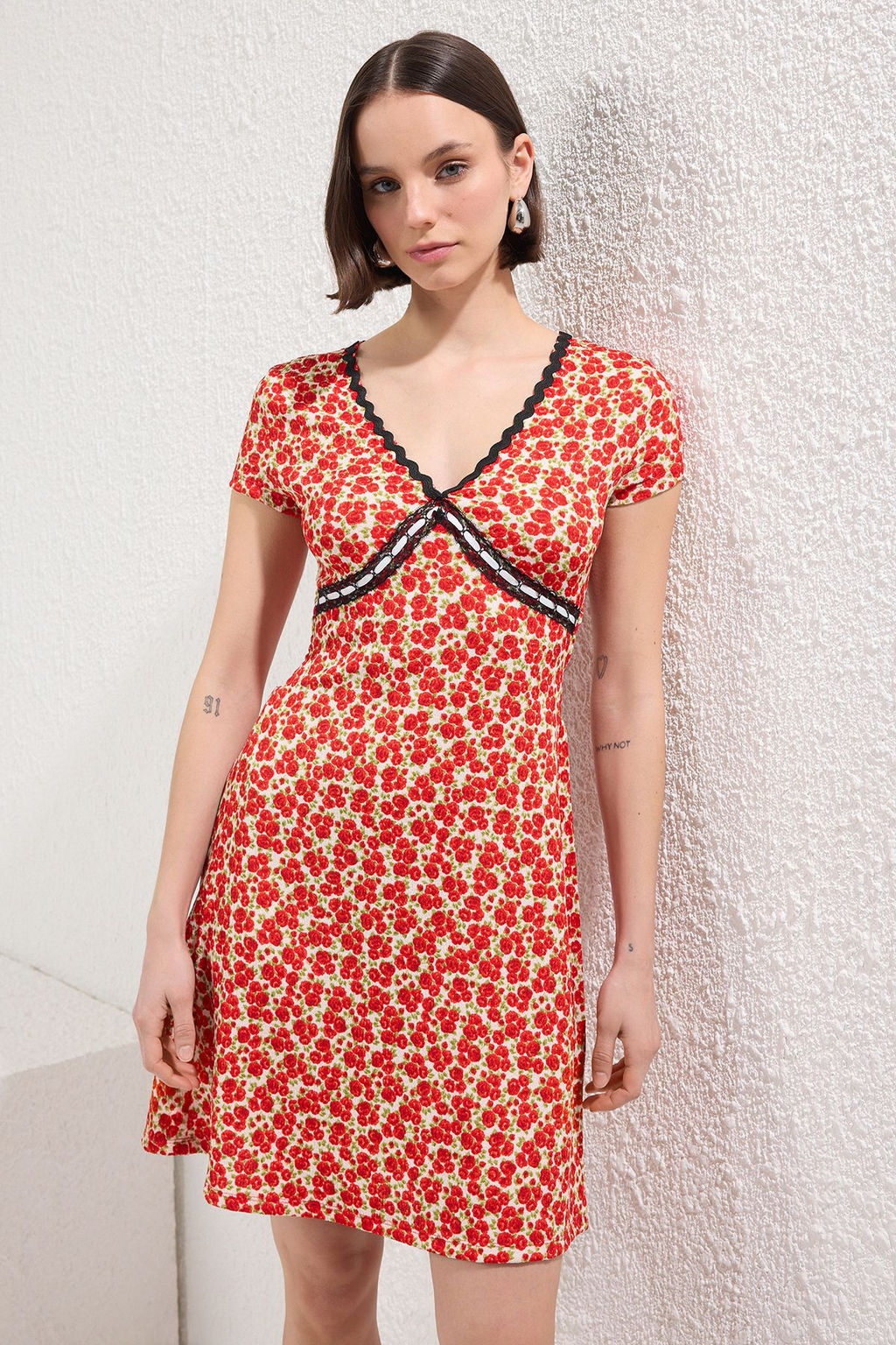 K?rm?z? Mini Serit Detayl? Skater/Belden Ac?lan Orme Elbise TWOSS25EL00543 - Trendyolmilla фото 2