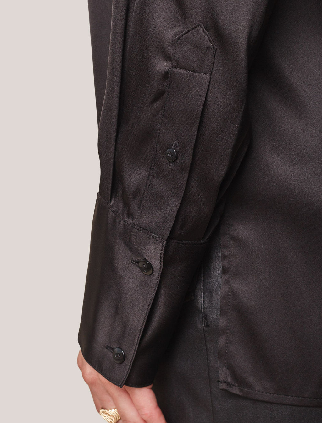 Блузка Vilatte D29.275 сатин чёрный  фото 3