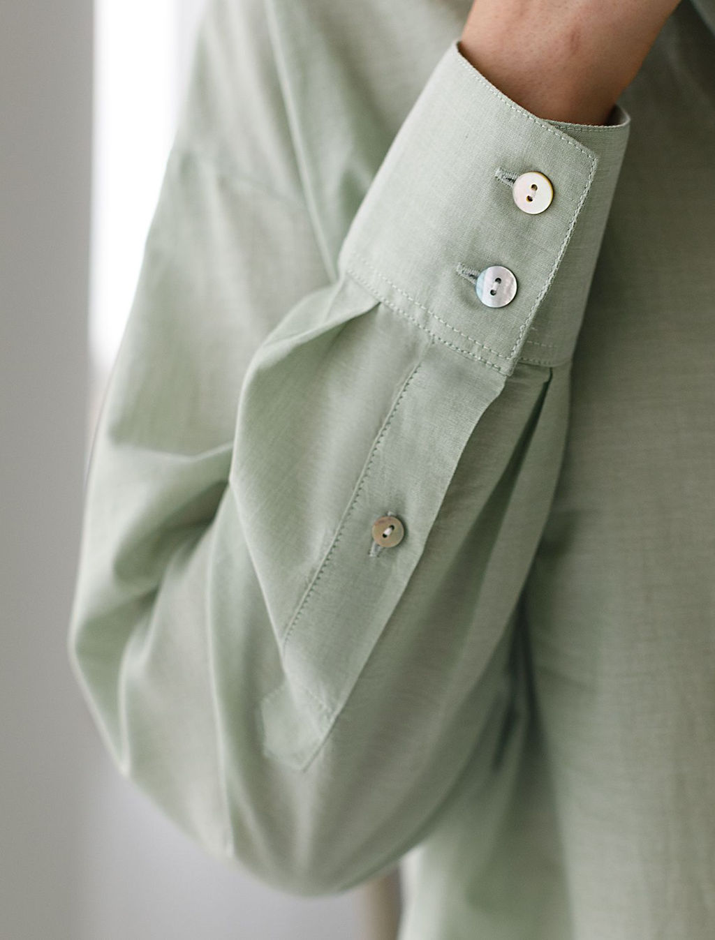 Блузка свободная с карманом из хлопка - Vilatte фото 7