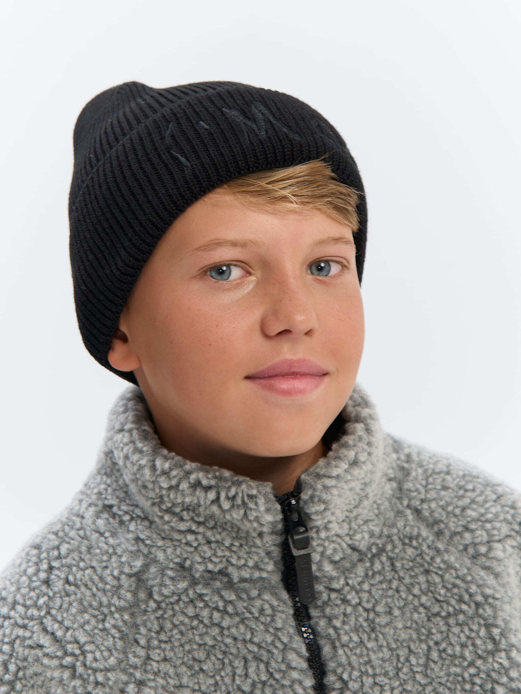 Шапка из смесового хлопка с вышивкой Уголь 7+