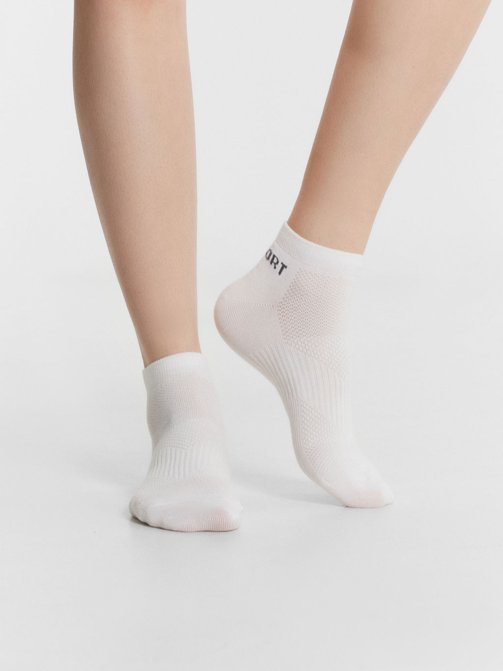 Цена за 5 пар! Носки женские спортивные укороченные белые в наборе, 3 пары - Mark formelle фото 2