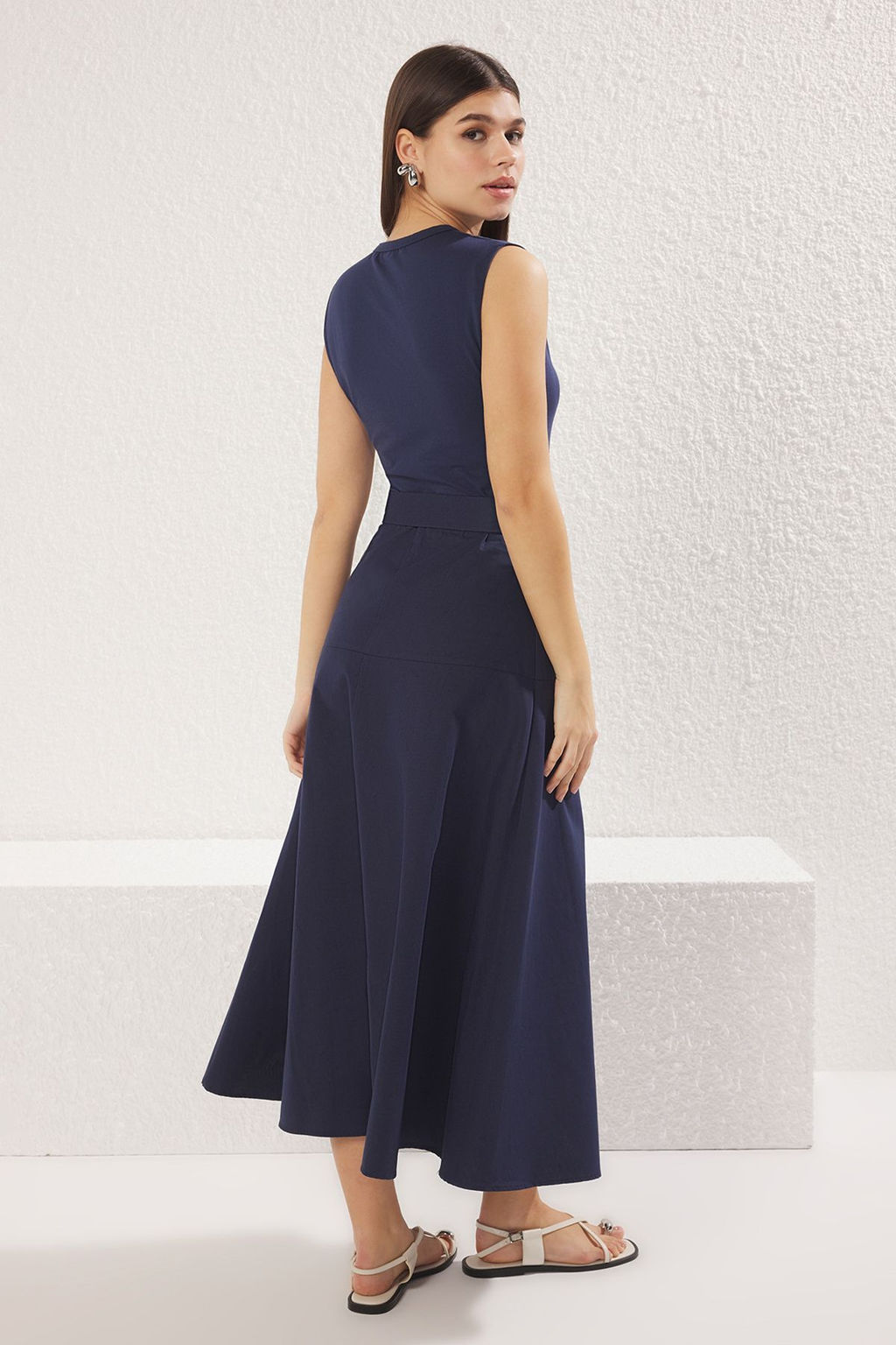 TRENDYOLMILLA Haki Kemerli A Kesim Midi Gabardin Dokuma Elbise TWOSS25EL00055  фото 6