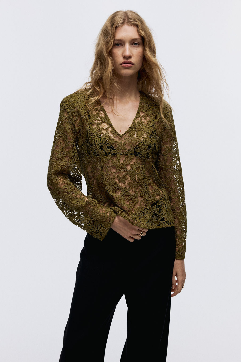 Blusa de encaje con escote en V - H&m фото 4
