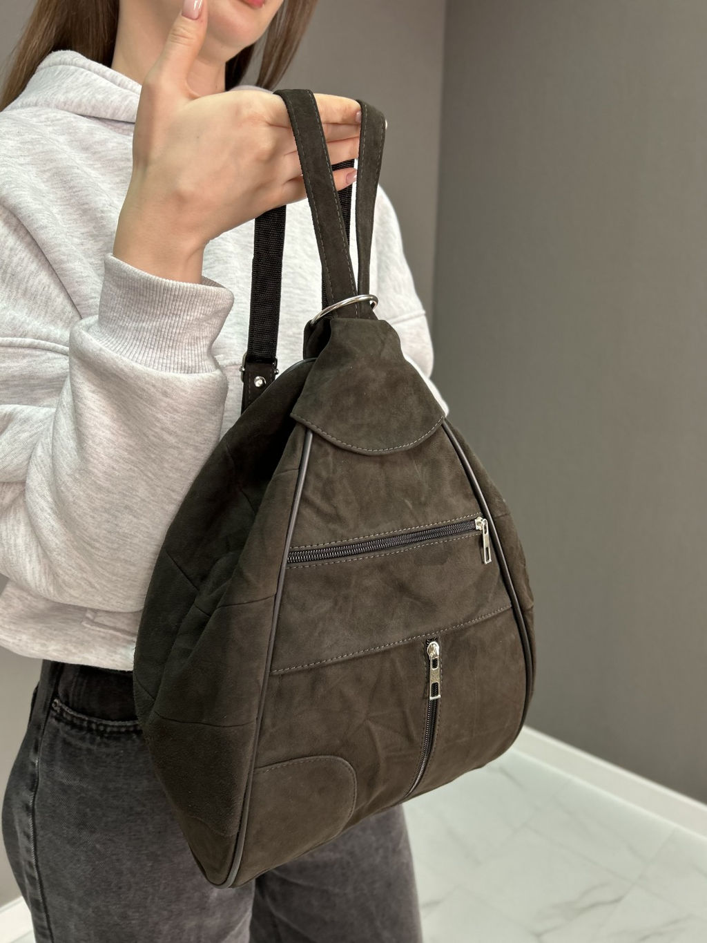 Сумка-рюкзак женская из телячьей кожи