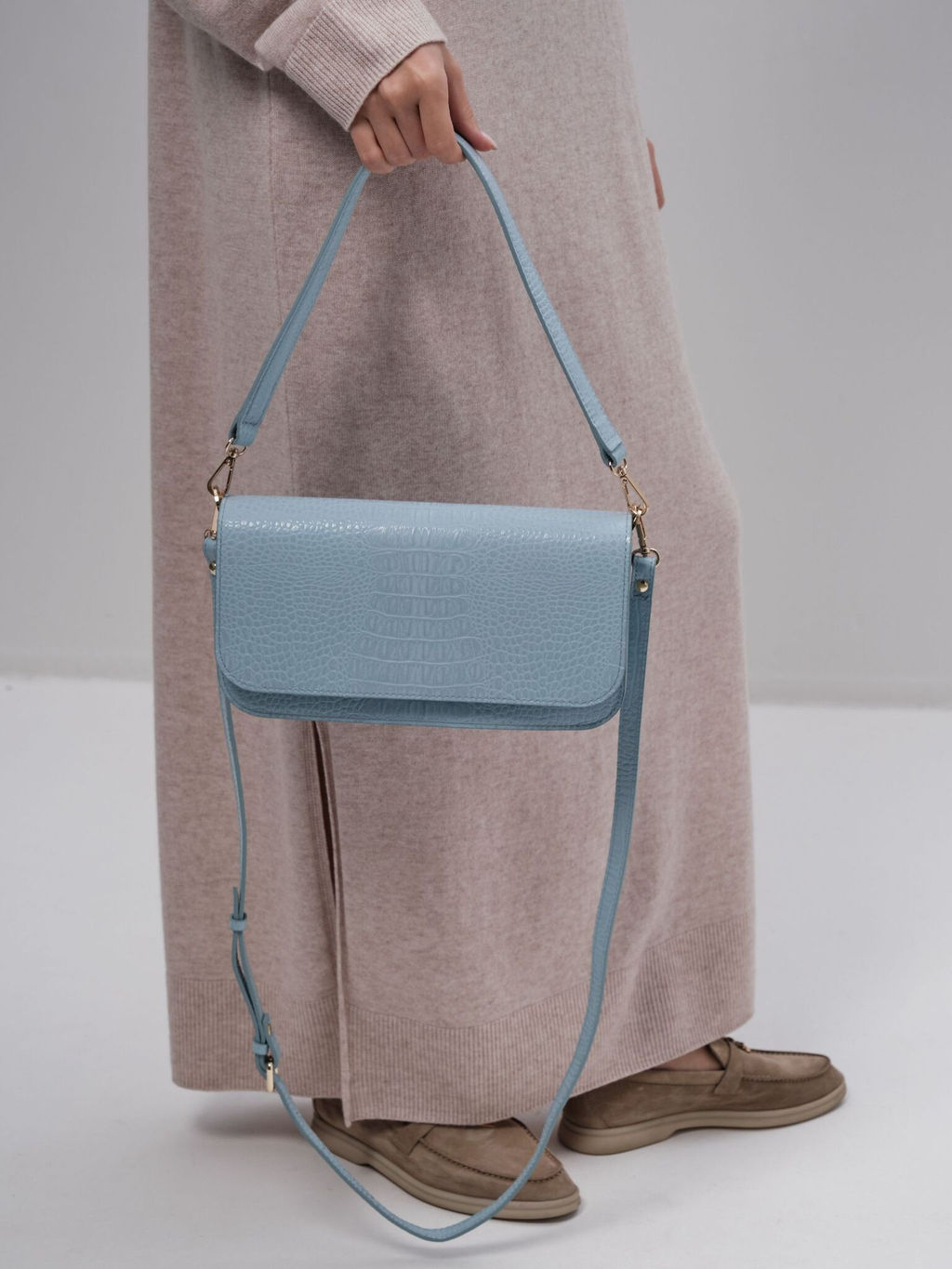 Сумка кожаная багет Deboro 30138 голубая вода