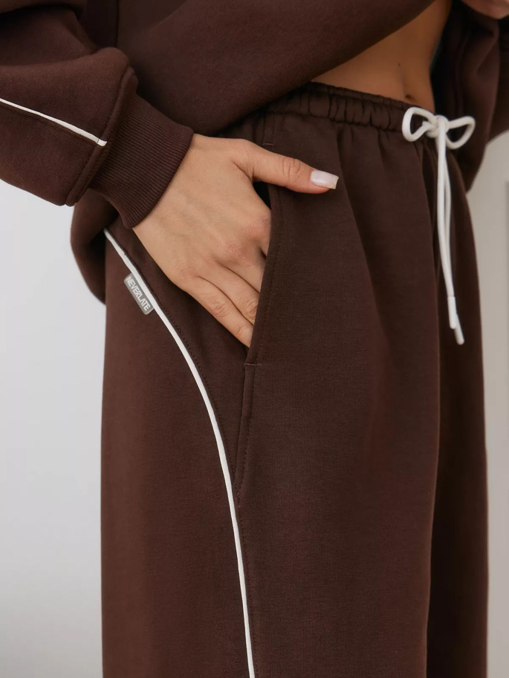 Брюки с низкой посадкой свободного силуэта