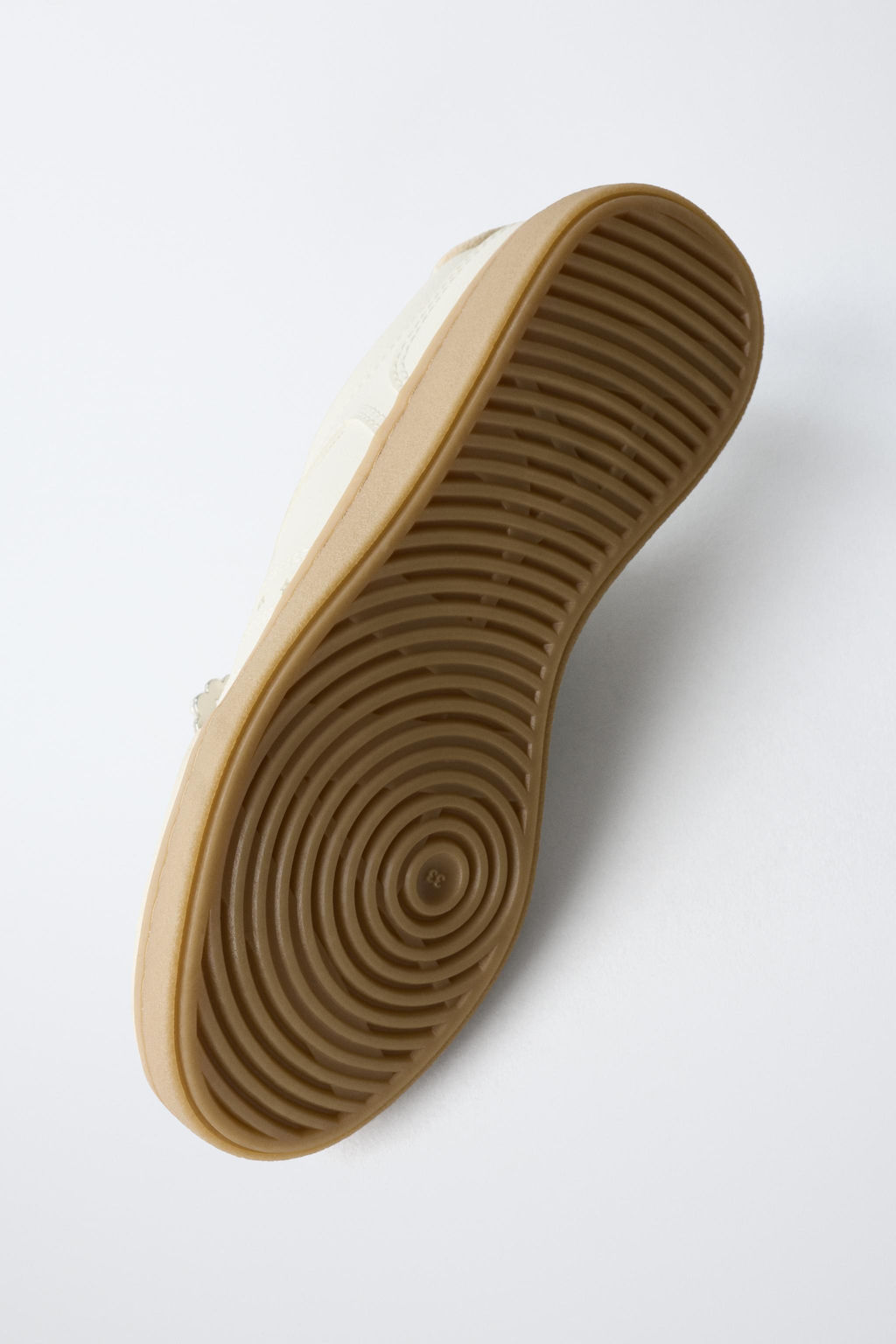 SNEAKERS WITH HEART CHARM DETAIL - Zara фото 7