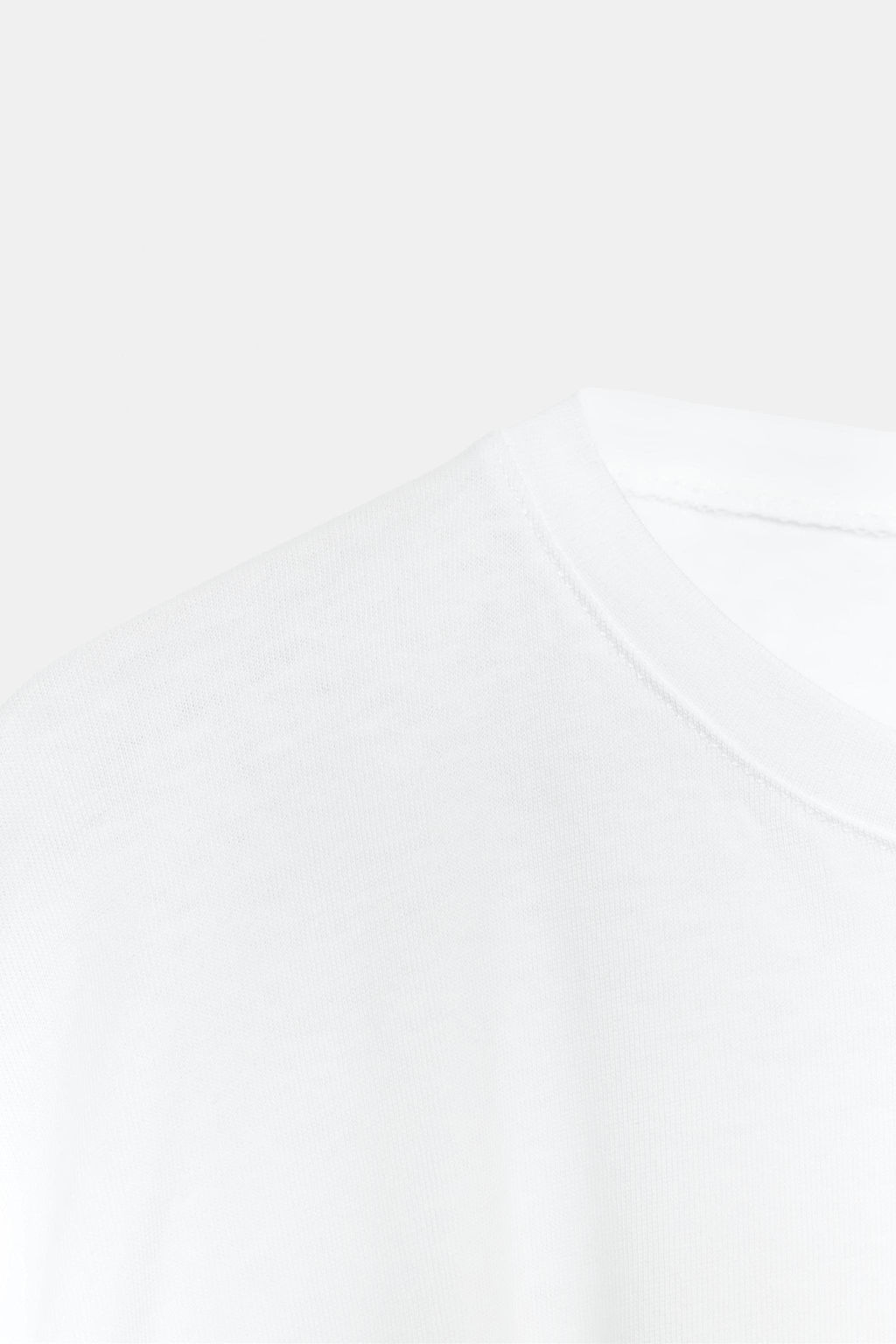 CAMISETA ENTALLADA PINZAS / Blanco