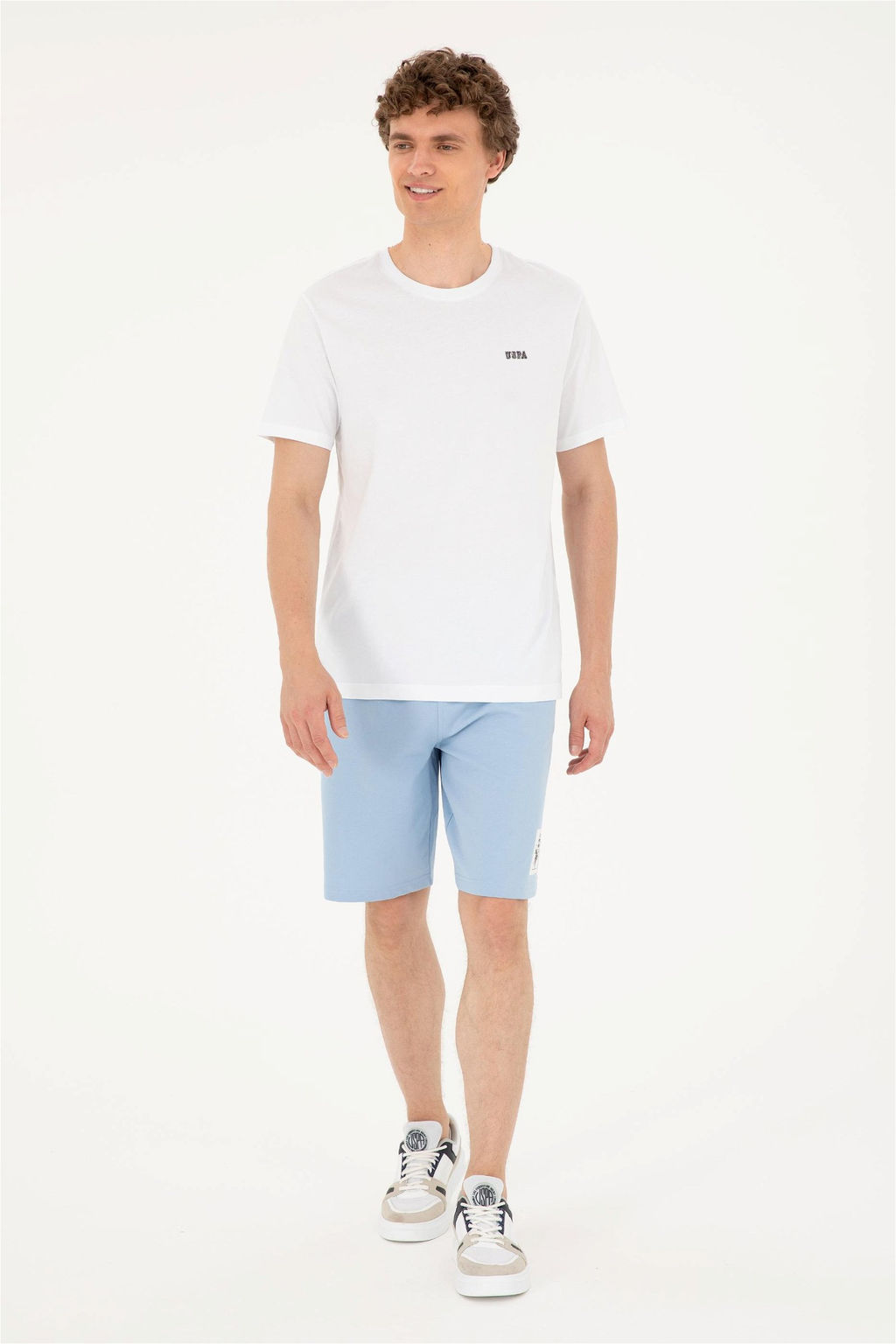 Мужская белая футболка Неожиданная скидка в корзине