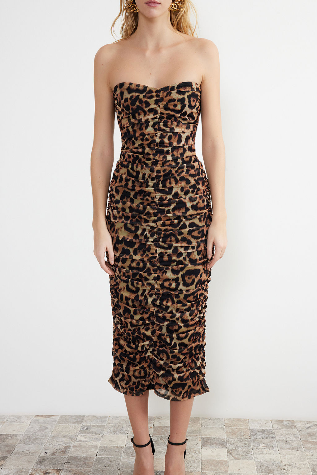 TRENDYOLMILLA Cok Renkli Vucuda Oturan Leopar Desenli Drapeli Orme Tul S?k Abiye Elbise TPRSS24EL00058