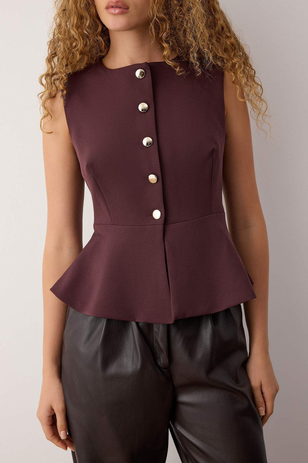 Bordo Fitted Peplum Detayl? Aksesuar Dugmeli Yelek TWOAW26YE00058 - Trendyolmilla фото 3