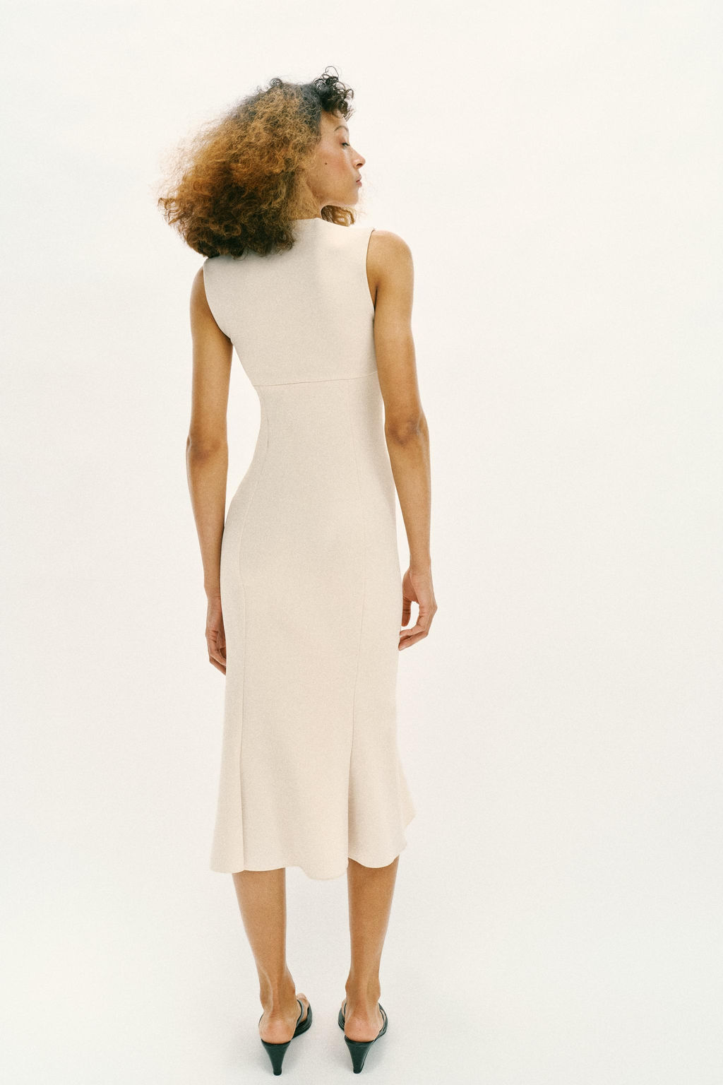 VESTIDO ESCOTE CORAZ?N / Crudo - Zara фото 4