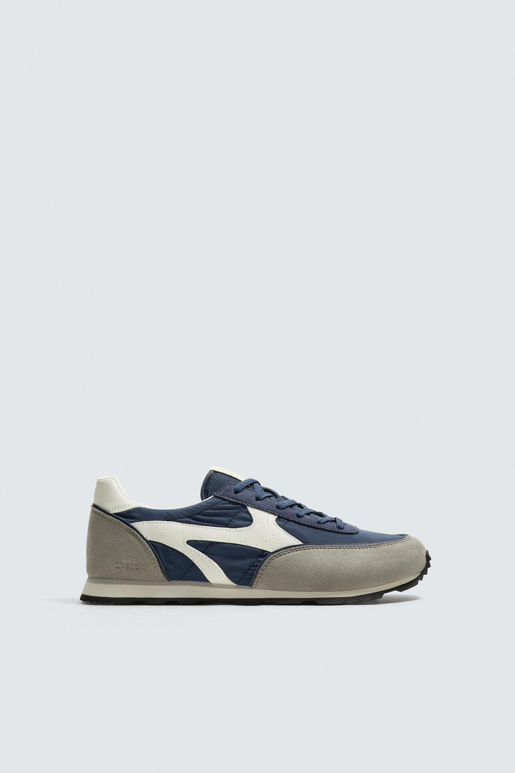 RETRO STYLE TRAINER