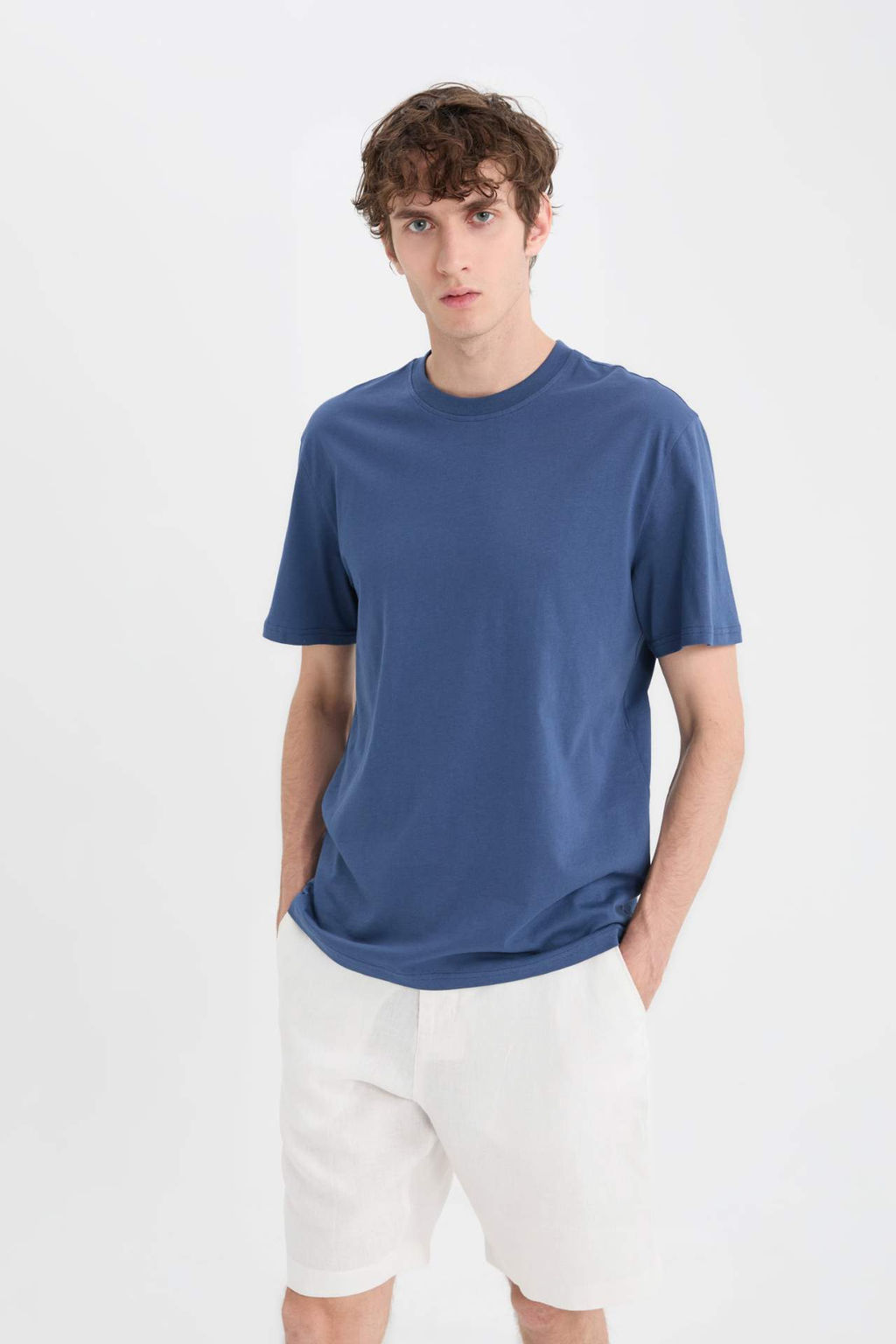 New Regular Fit Bisiklet Yaka Basic Duz K?sa Kollu Tisort - Defacto фото 36