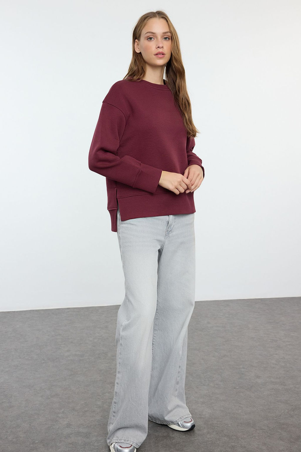 TRENDYOLMILLA Bordo Kal?n Ici Polarl? Bisiklet Yaka Regular/Normal Kal?p Basic Orme Sweatshirt TWOAW25SW00169  фото 2