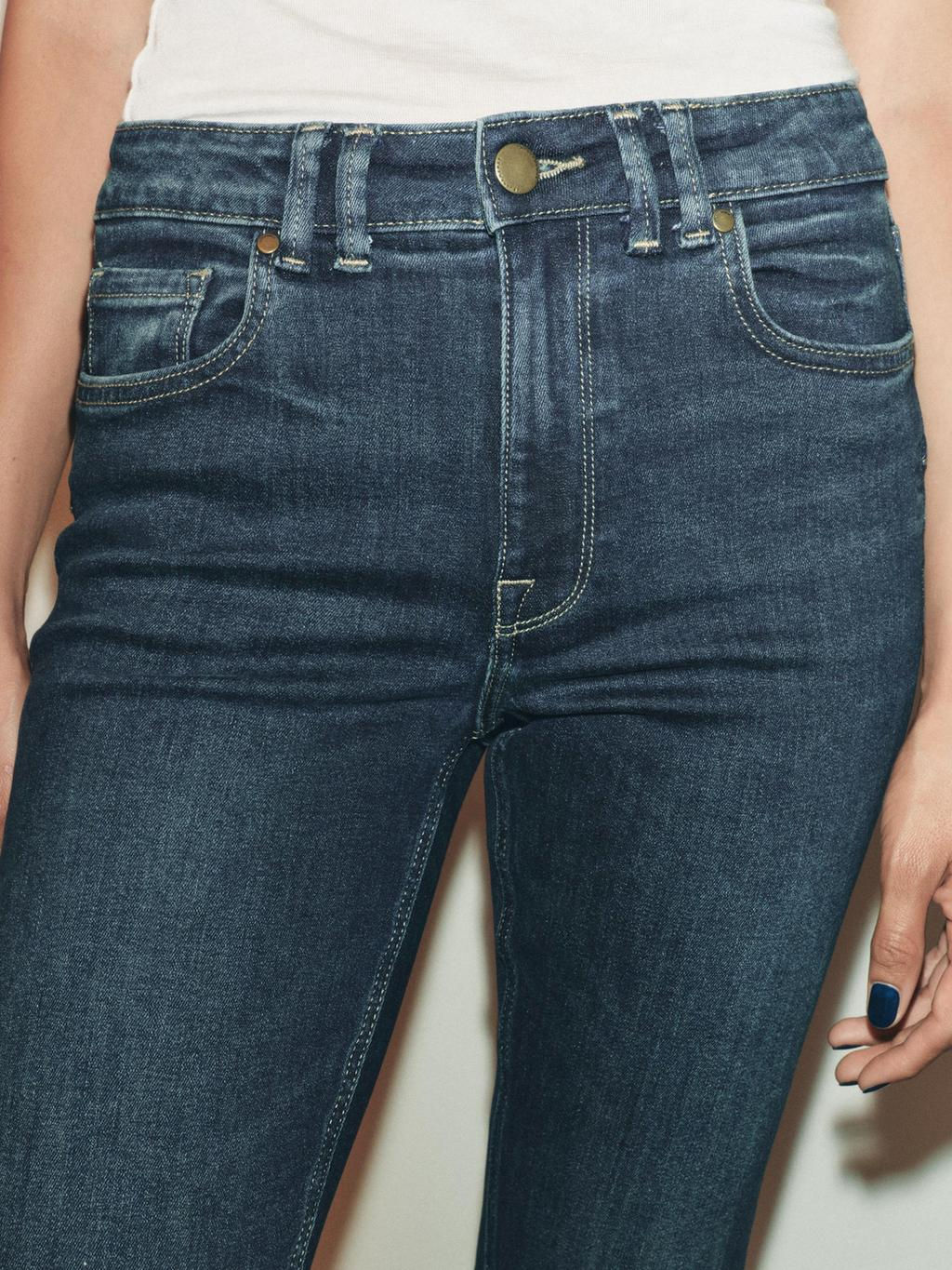 ZW COLLECTION BOOTCUT MID-RISE CONTOUR JEANS - Zara фото 2