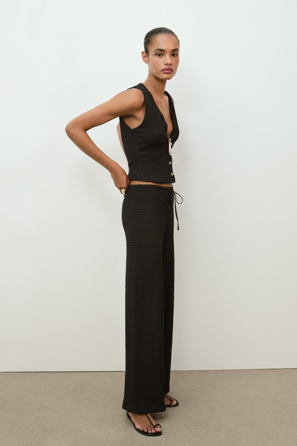 TEXTURED STRAIGHT-FIT TROUSERS - Zara фото 61