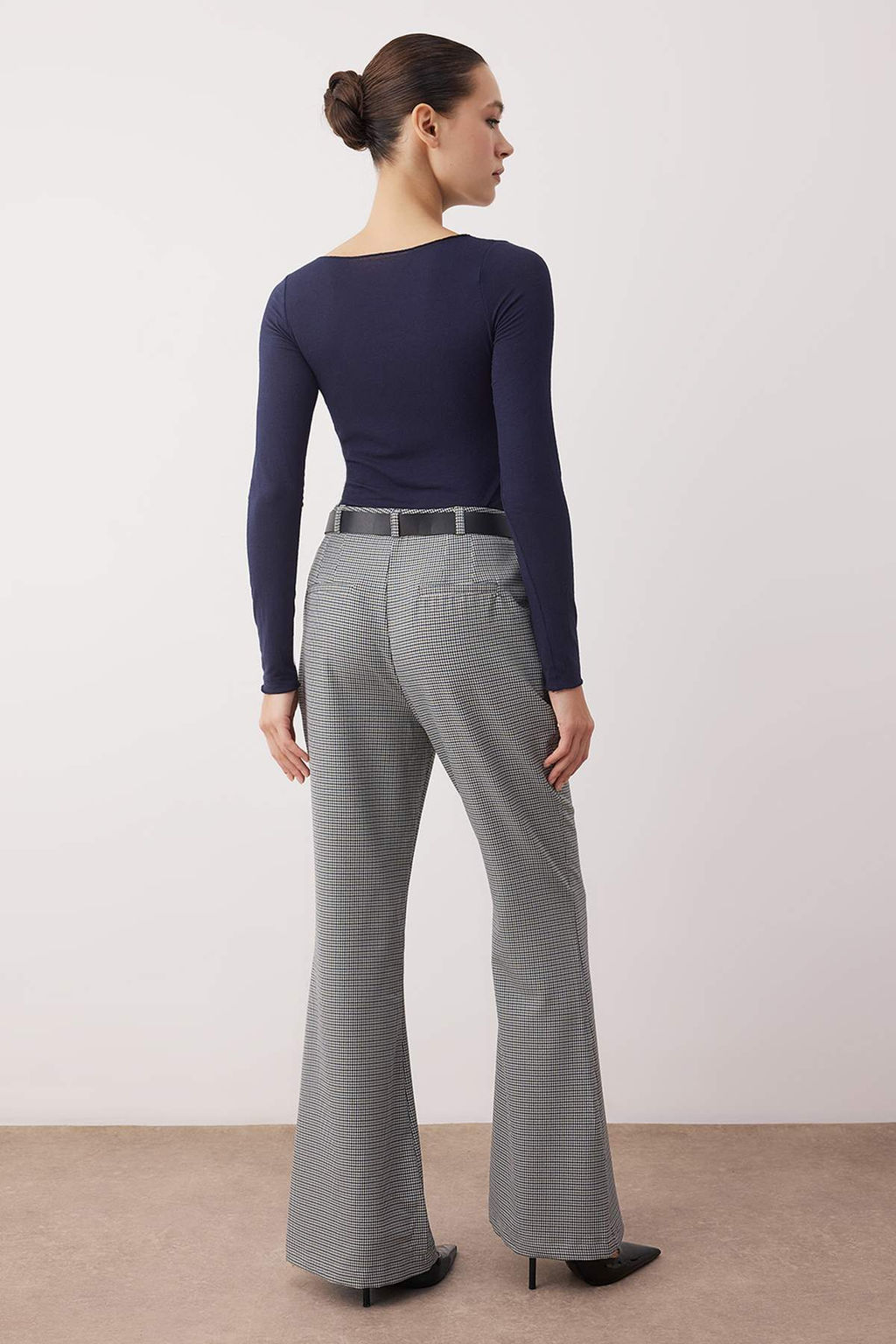 Lacivert Kemerli Flare Ekose Desenli Bootcut Pantolon TWOAW26PL00045