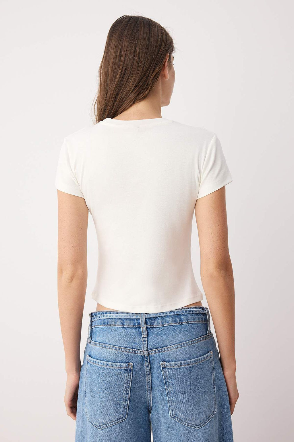 Ekru Pamuklu Domates Bask?l? Vucuda Oturan Esnek Orme T-Shirt TWOSS25TS00095