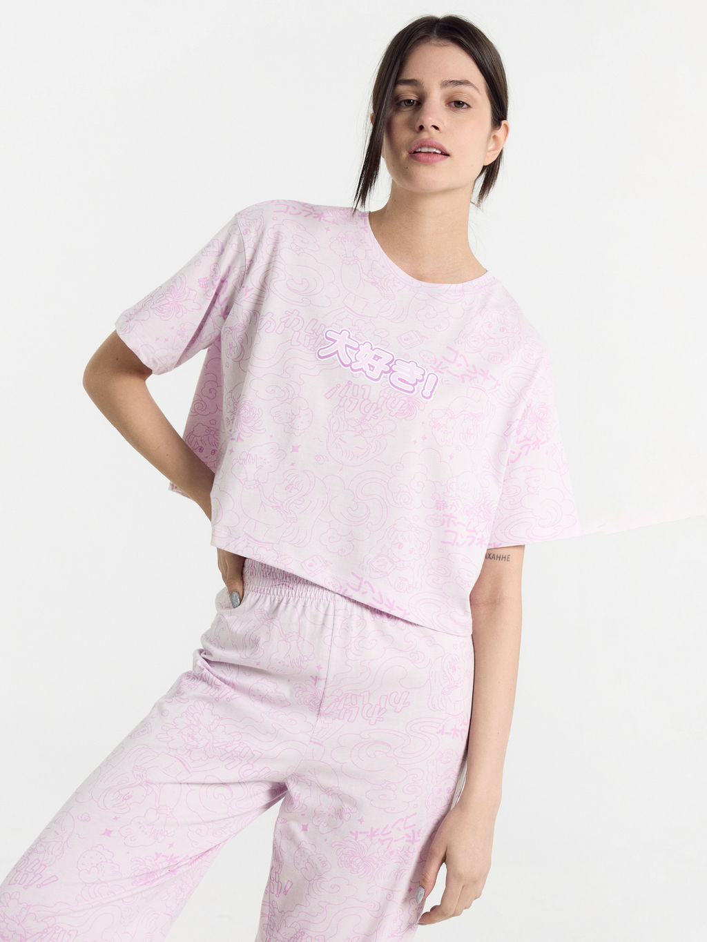 Комплект женский (футболка, бриджи) фиолетовый с принтом "комиксы"