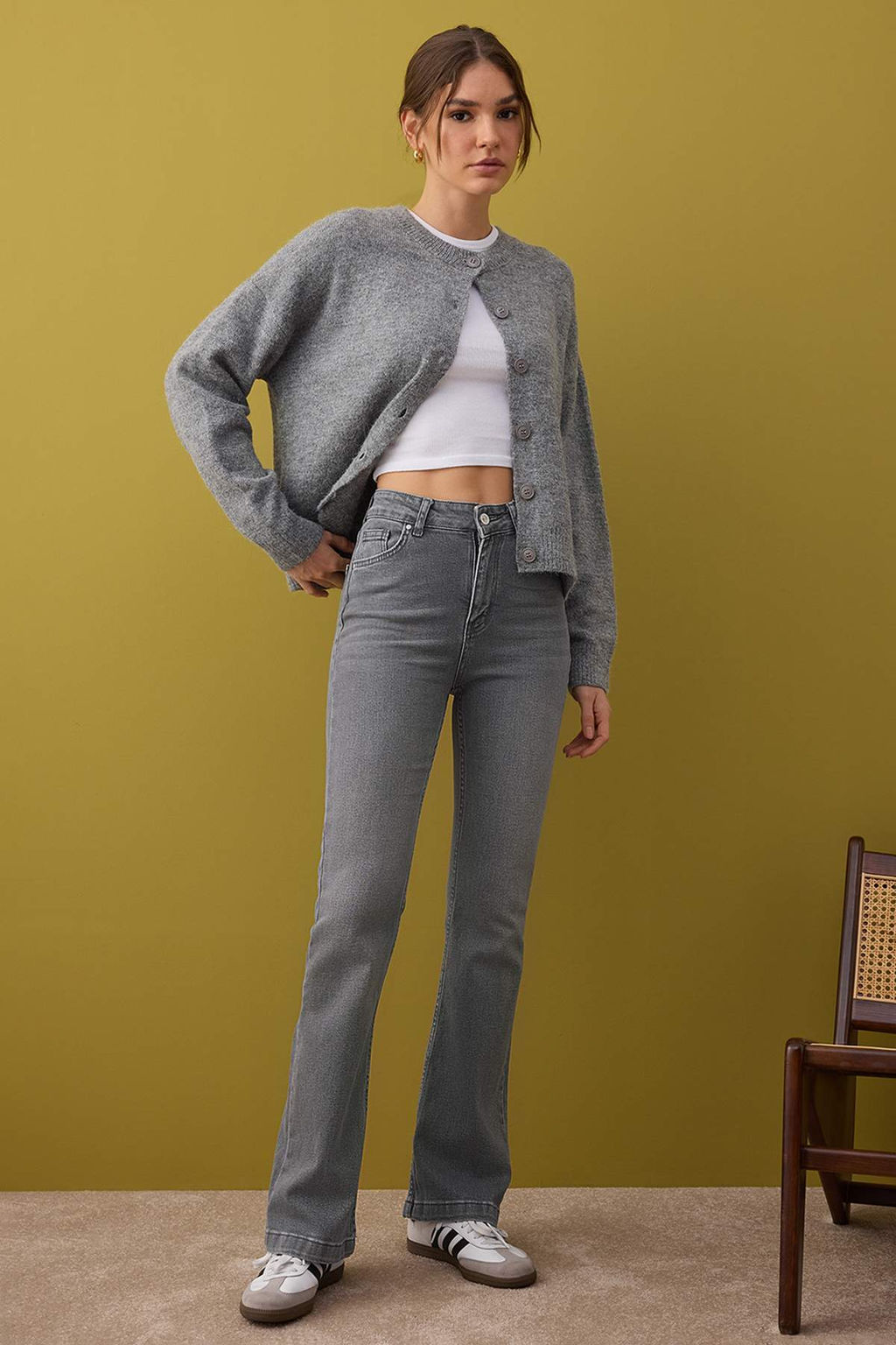 Gri Yuksek Bel Ispanyol Paca Flare Jeans TWOAW26JE00047 - Trendyolmilla фото 2
