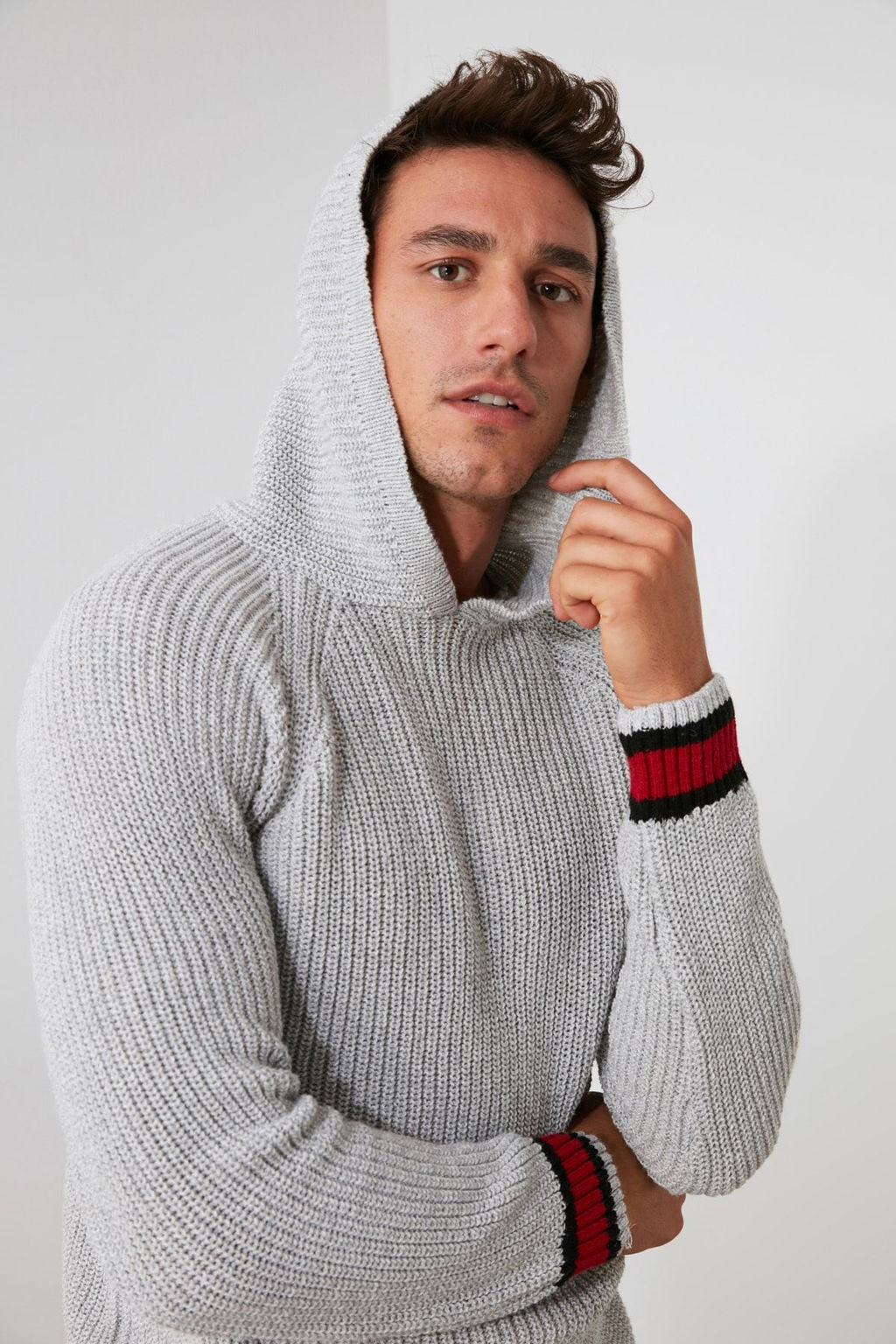 Gri Regular Yunlu Kapusonlu Duz Triko Kazak TMNAW21KZ0399