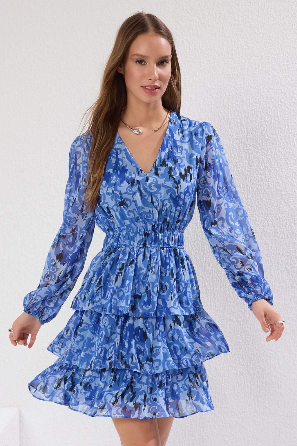 TRENDYOLMILLA Mavi Etnik Desen Skater/Belden Ac?lan Etegi Volanl? Mini Sifon Astarl? Dokuma Elbise TWOAW25EL00271  фото 12