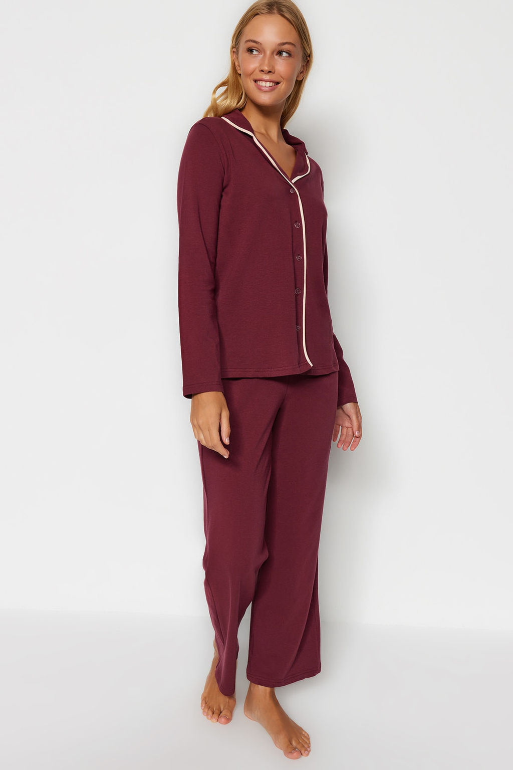 Trendyolmilla Koyu Ten Pamuklu Biye Detayl? Gomlek-Pantolon Orme Pijama Tak?m? THMAW24PT00025  фото 3