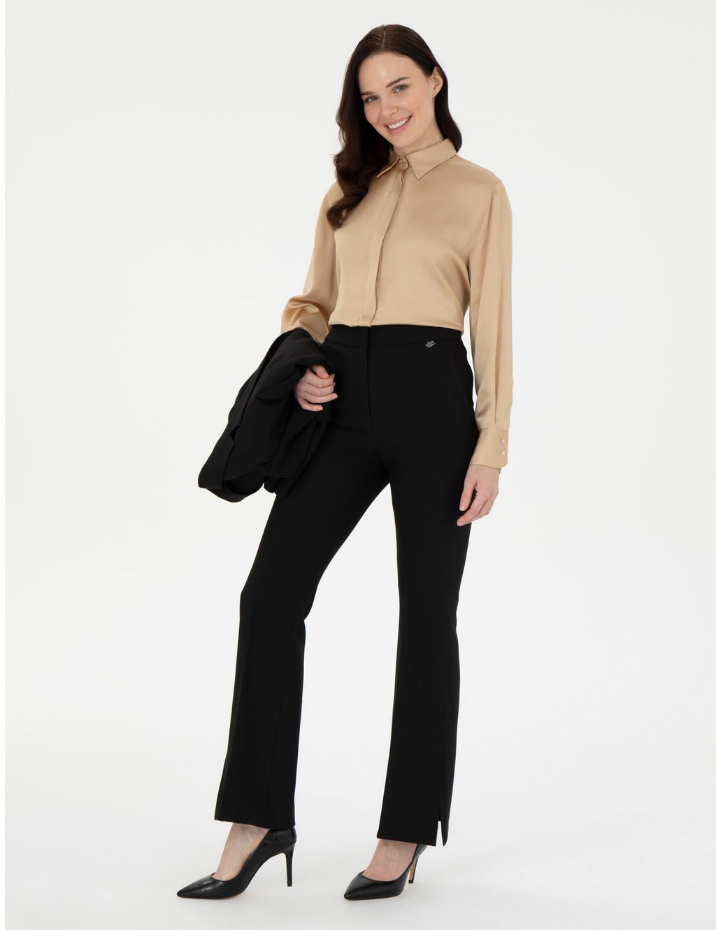 Siyah Flare Fit Kuma_ Pantolon