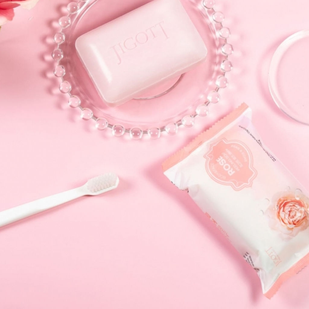 Jigott Мыло-скраб для лица и тела с экстрактом розы / Rose Scrub Soap, 150 г